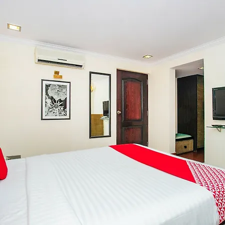 فندق Oyo 23003 Shilton Royale